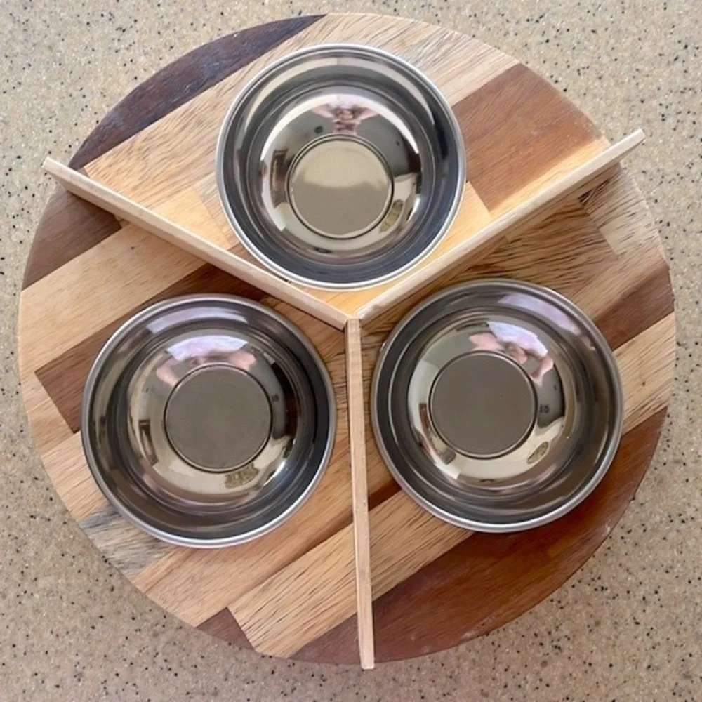 NWOT Rotating Three Bowl Wooden Cat Feeding Station Spinning Pet Food Handmade